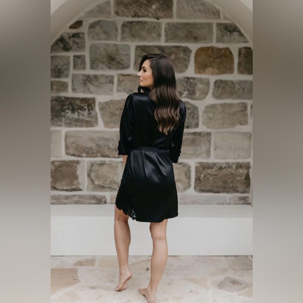 Lace Trim Robe - Picture 2 of 4